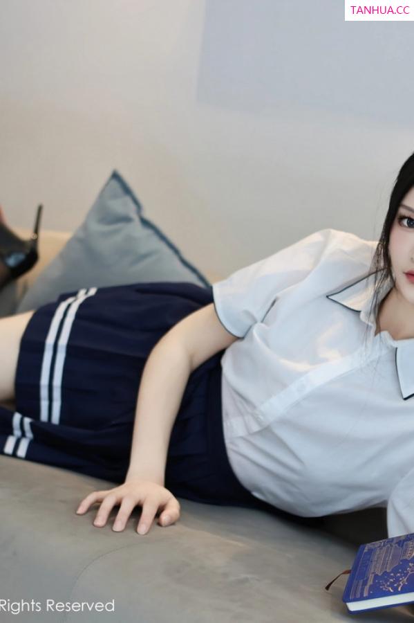 刘美含 刘美含 [XiuRen]高清写真图 2023.11.22 No.7697 大橘BBKira 丝袜短裙第18张图片